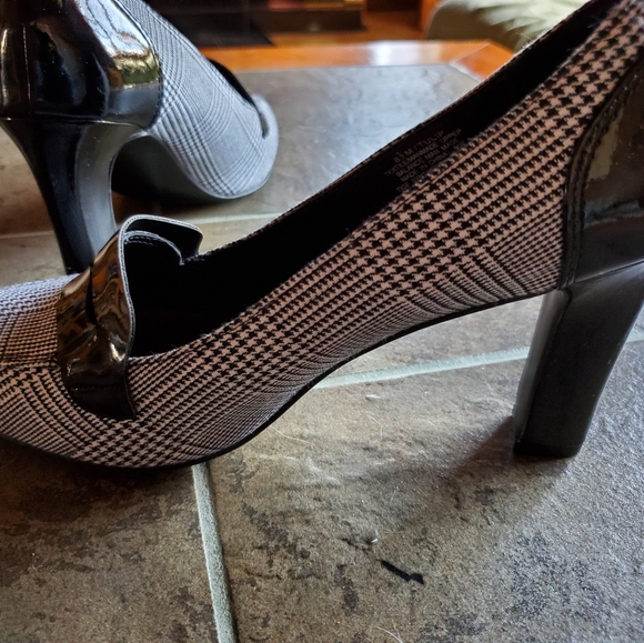 Shoes - Picture 2 of 3